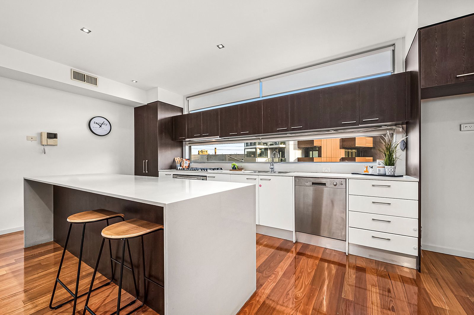 4/58 Bateman Road, Kensington VIC 3031, Image 2