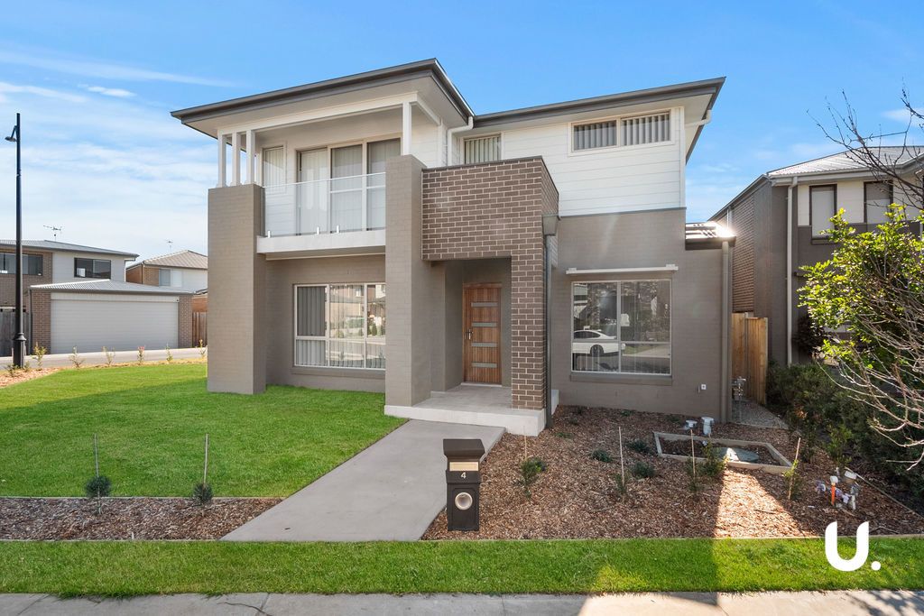 5 bedrooms House in 4 Sandstone Street BOX HILL NSW, 2765
