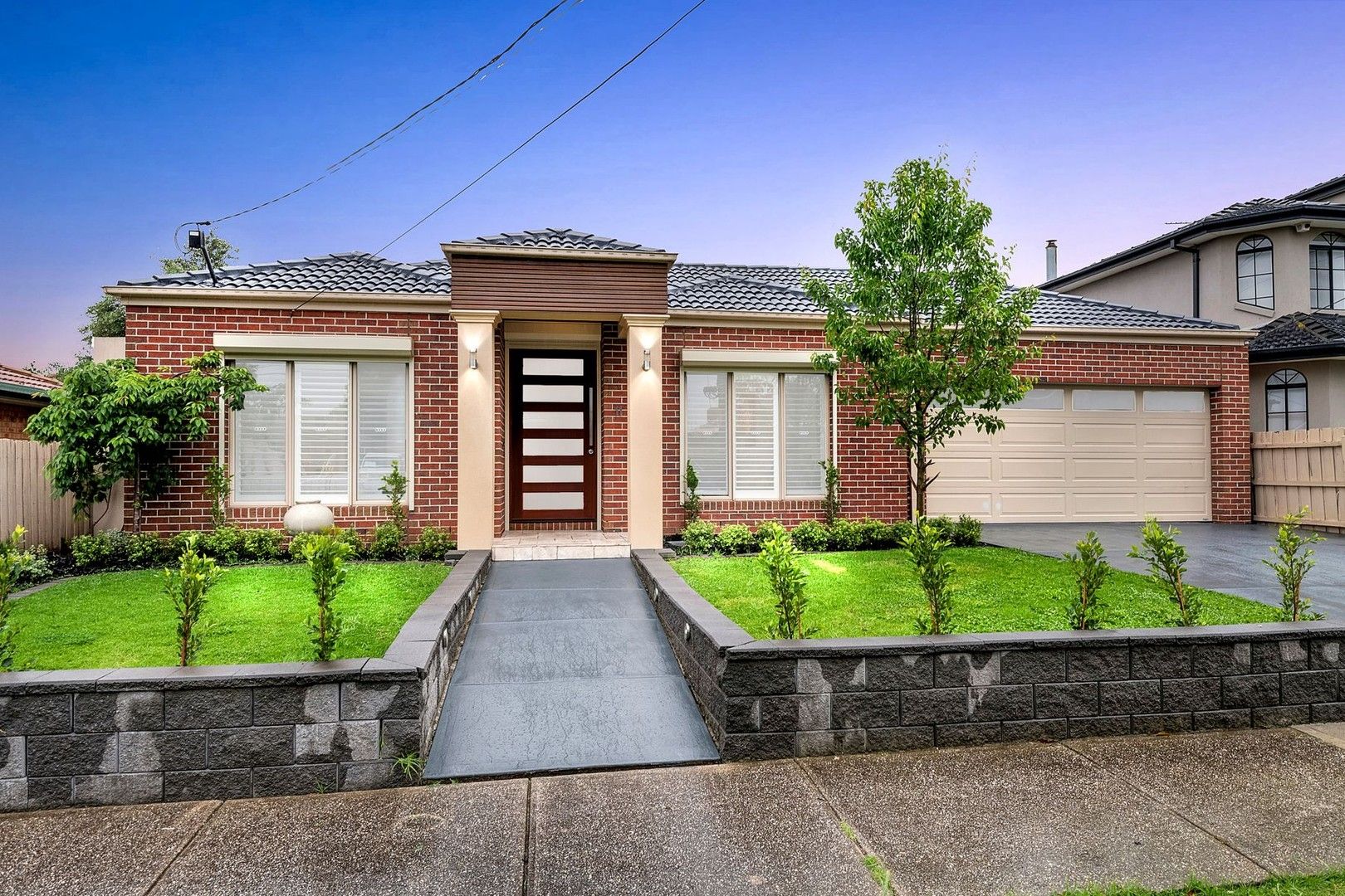 4 bedrooms House in 11 Benaroon Drive LALOR VIC, 3075
