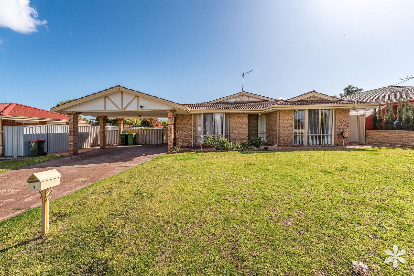 4 bedrooms House in 7 Eildon Court SOUTH LAKE WA, 6164