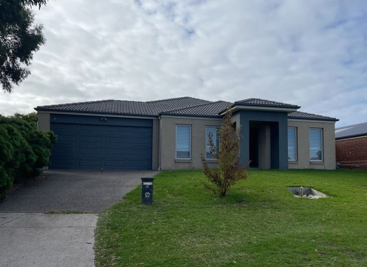 4 bedrooms House in 32 Aqueduct Road LANGWARRIN VIC, 3910