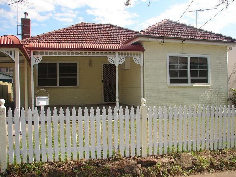 3 bedrooms House in 11 Bonalbo Street KINGSGROVE NSW, 2208