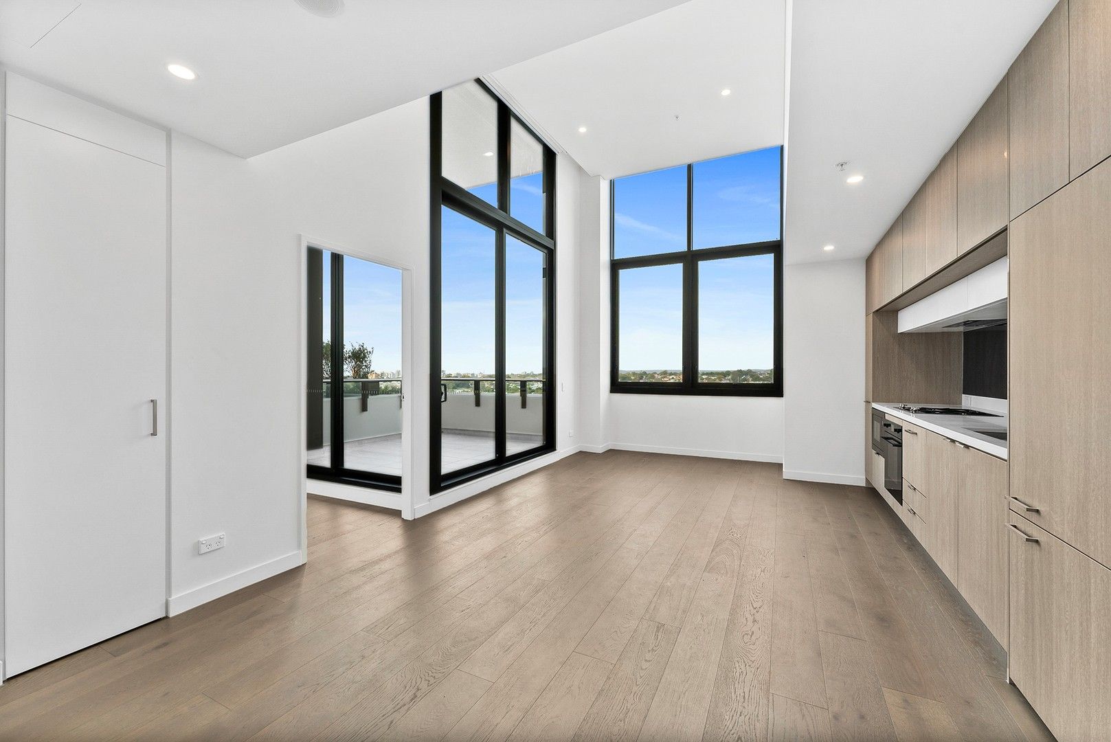 1 bedrooms Apartment / Unit / Flat in 1307/455A Captain Cook Drive WOOLOOWARE NSW, 2230