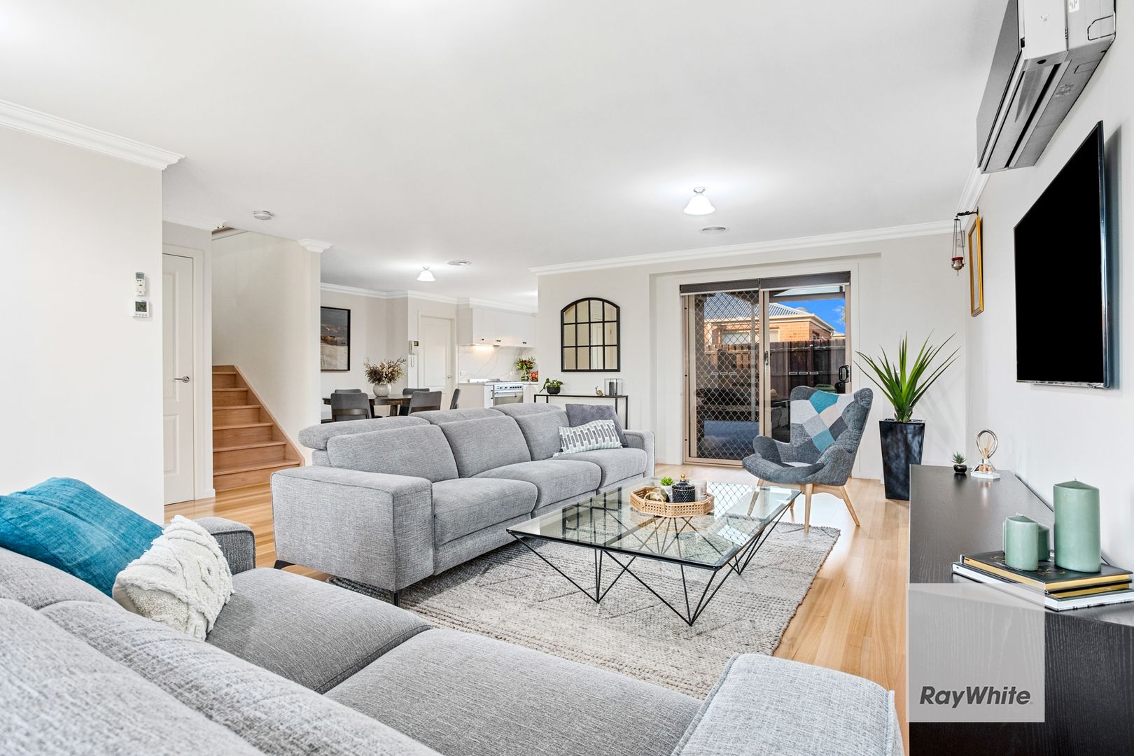 2/7 Westminster Avenue, Hillside VIC 3037, Image 2