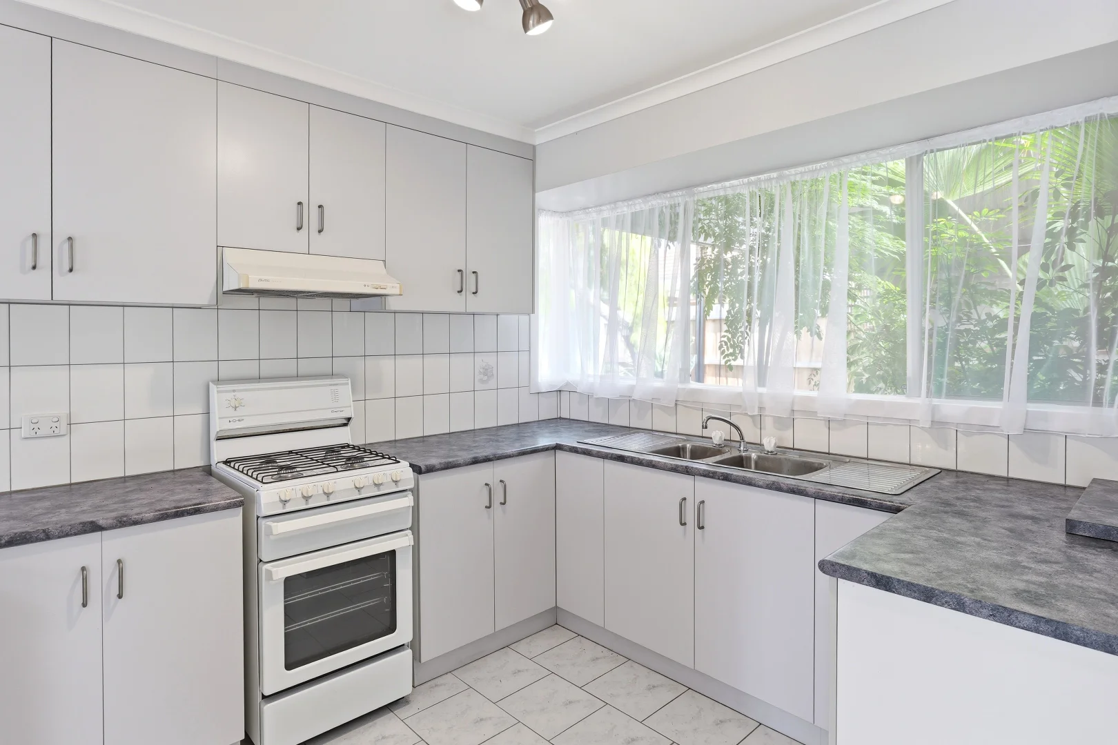Additional image 6 of 16 St Lawrence Close, Werribee VIC 3030