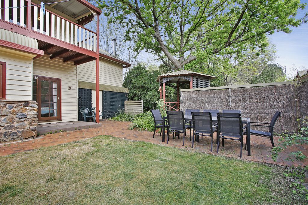 3 Brooks Street, Bright VIC 3741, Image 2