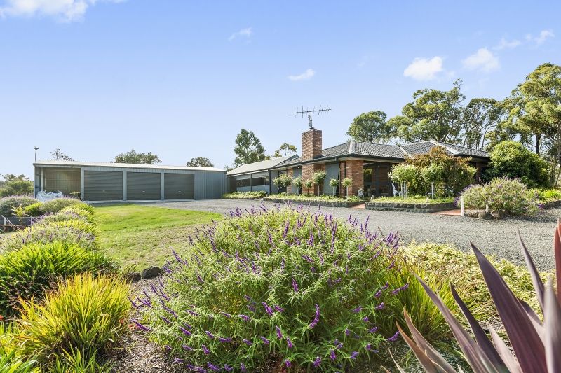 23 Nugent Crt ,(accessed of Lumsden Lane), Clarendon VIC 3352, Image 0