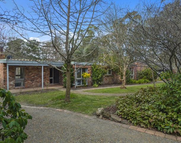 11 Brookes Crescent, Macedon VIC 3440