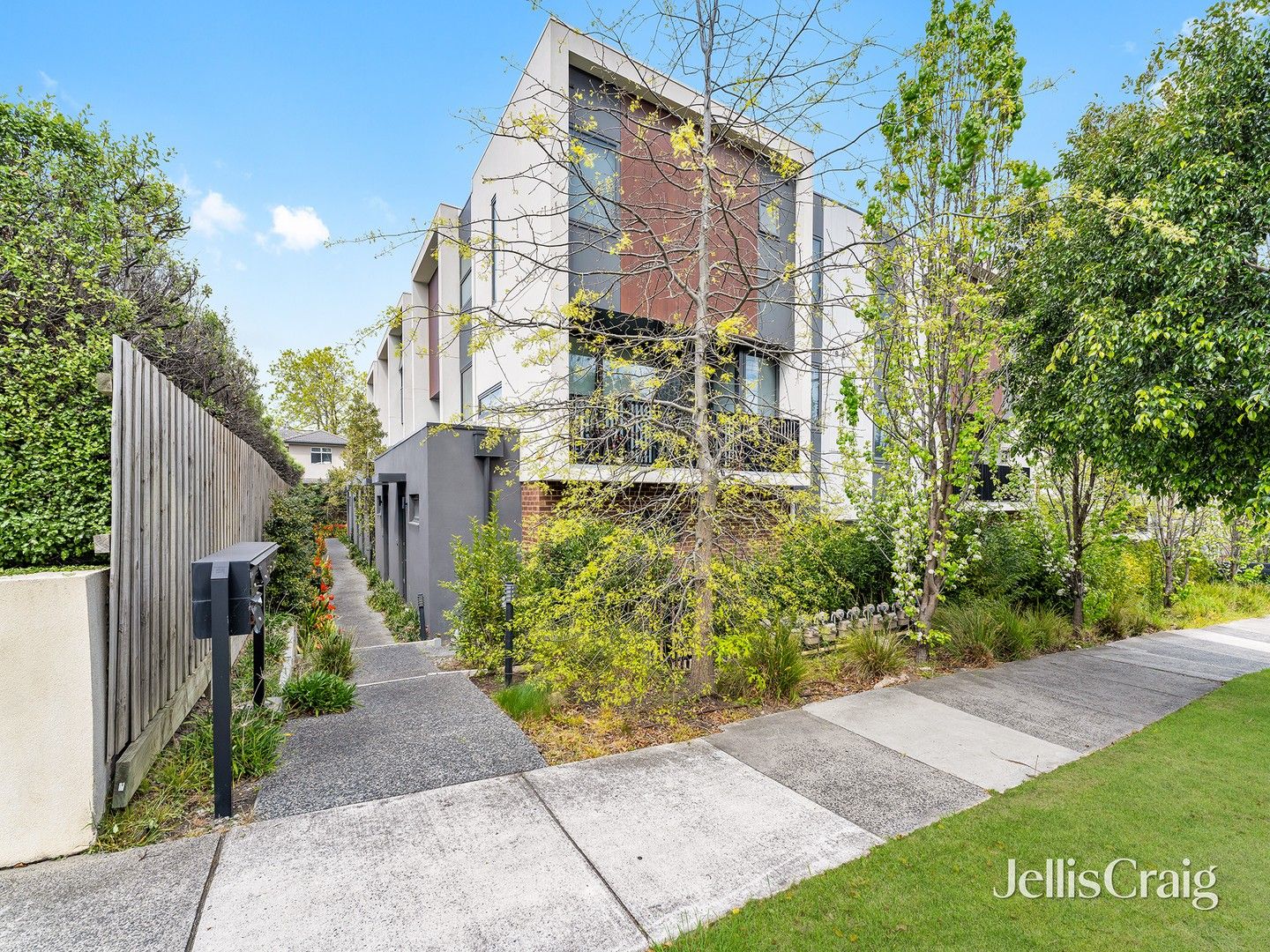 4 bedrooms Townhouse in 8/342 Burwood Highway BURWOOD VIC, 3125