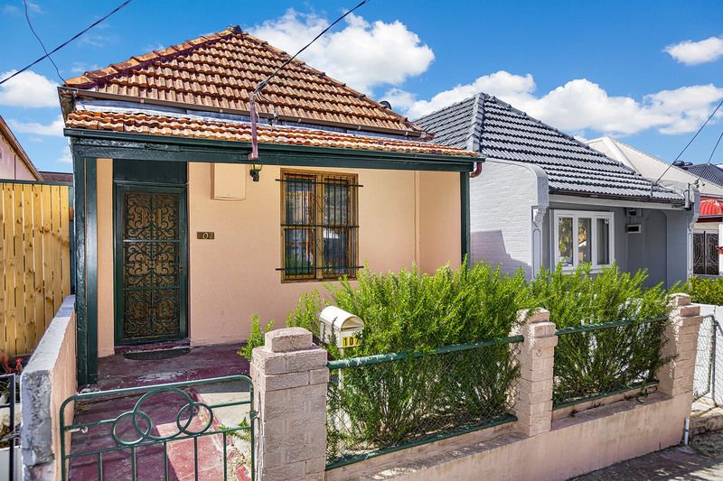 3 bedrooms House in 107 Chapel Street MARRICKVILLE NSW, 2204