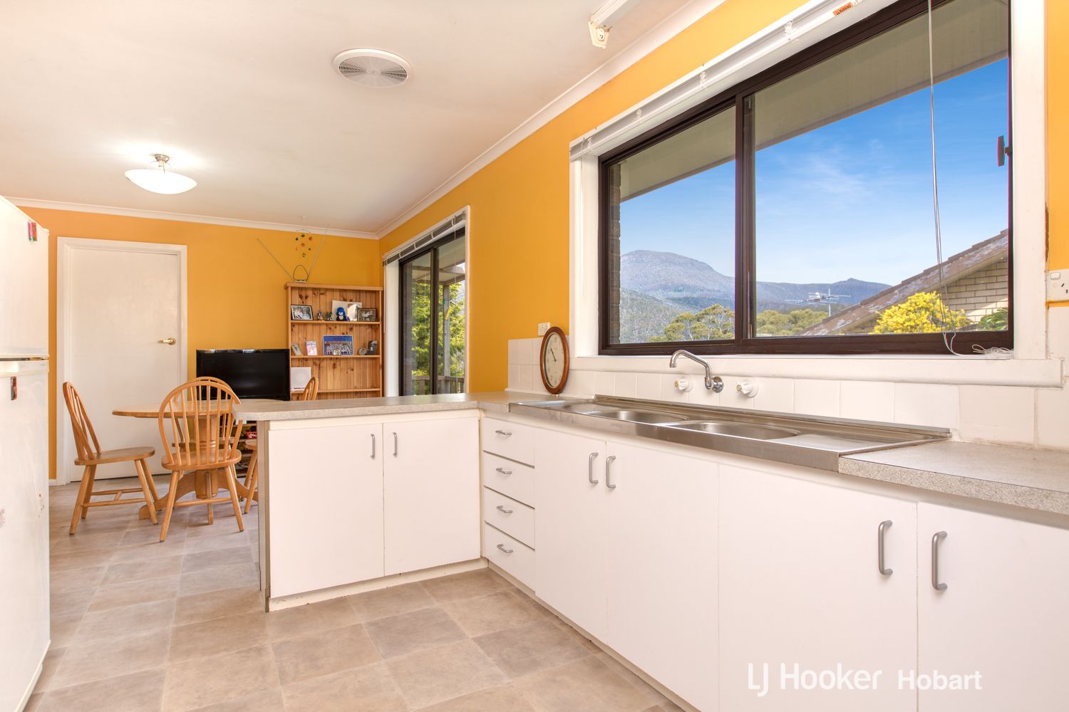 14 Bentley Road, Lenah Valley TAS 7008, Image 2