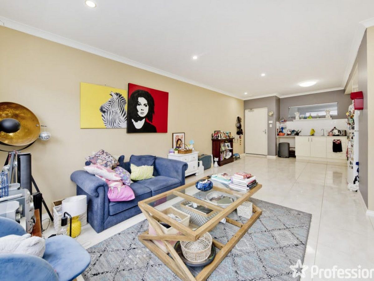 2 bedrooms House in 2/36 Winchelsea Road NOLLAMARA WA, 6061