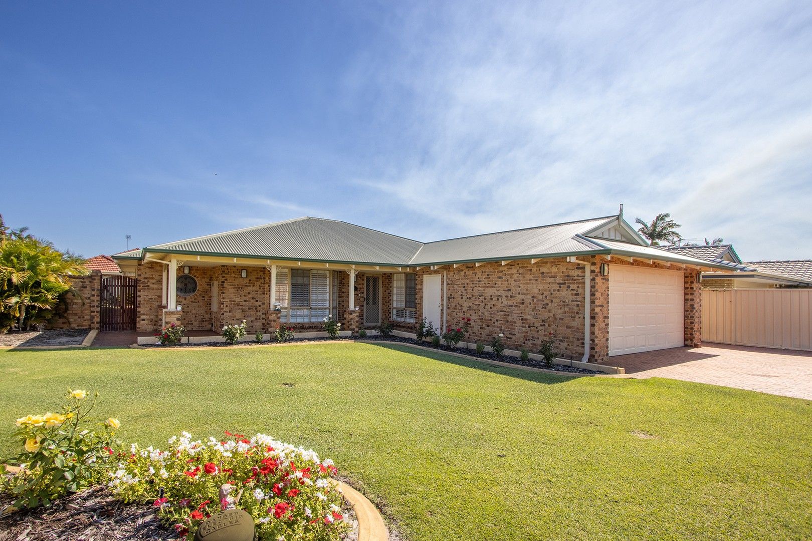 4 bedrooms House in 19 Hakea Plaza CANNING VALE WA, 6155