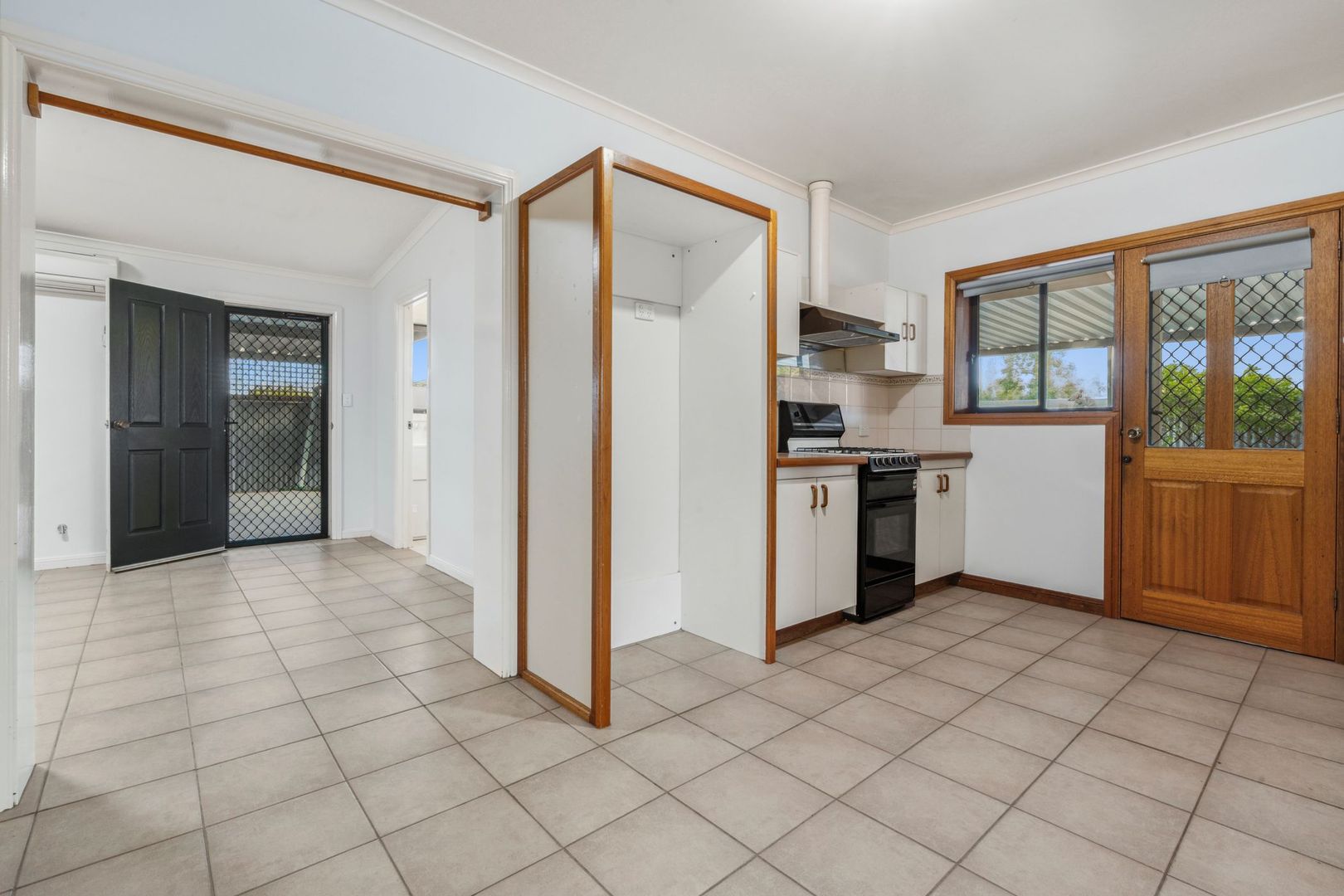 141 Cowra Street, Renmark SA 5341, Image 2