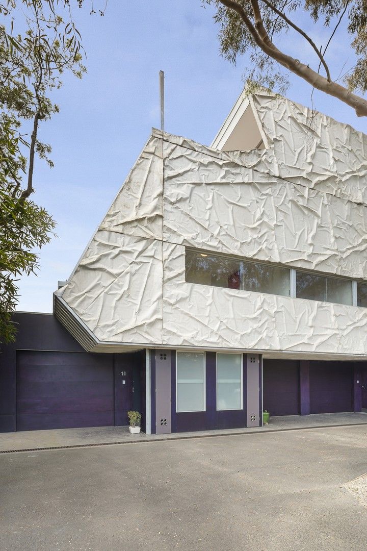 3 bedrooms Townhouse in 10/21 Wynnstay Road PRAHRAN VIC, 3181
