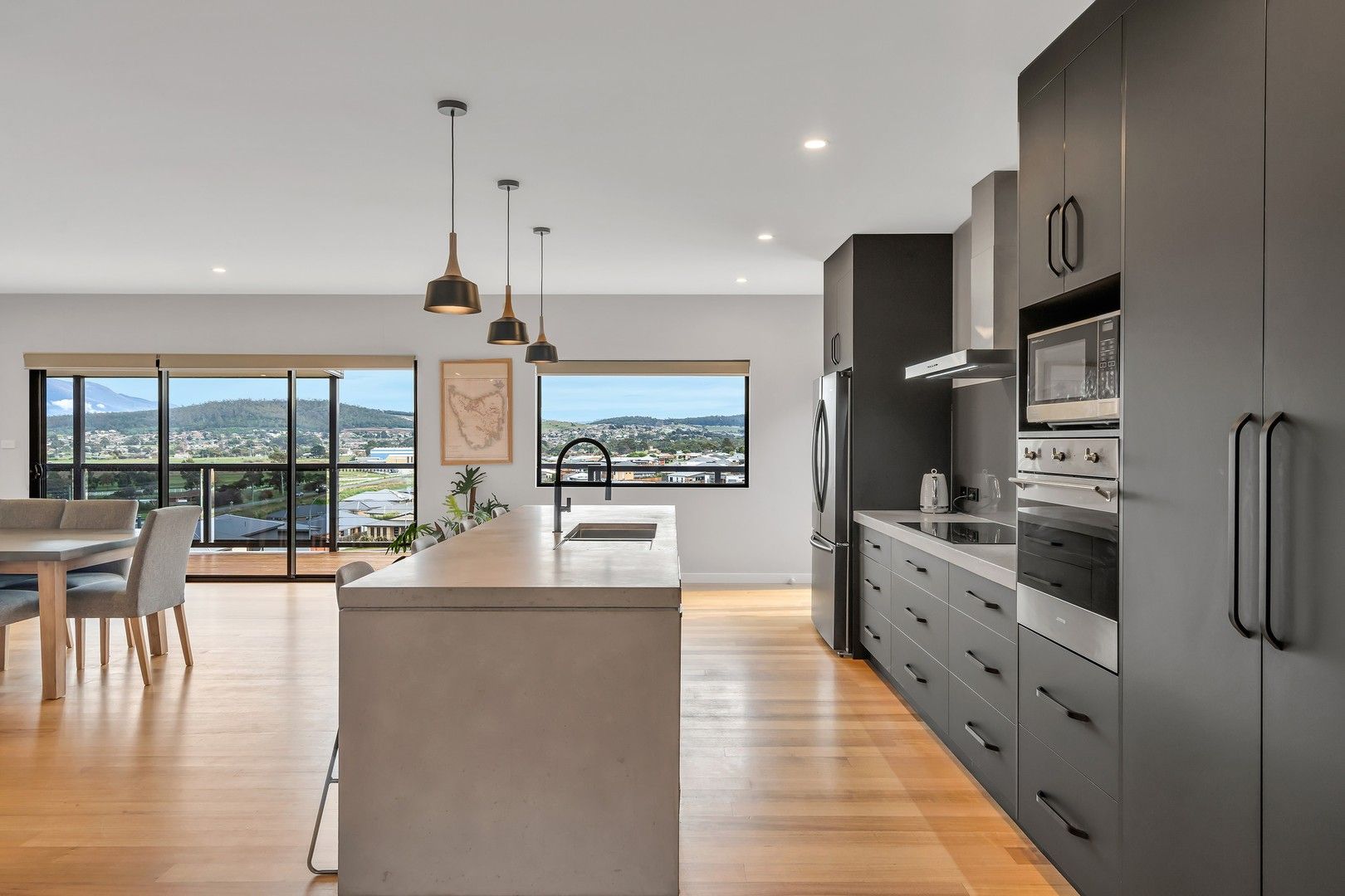 4 bedrooms House in 2 Windsmith Road OAKDOWNS TAS, 7019