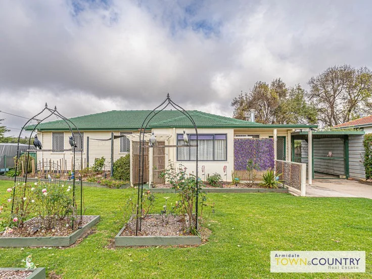 10 Helen Avenue, Armidale NSW 2350