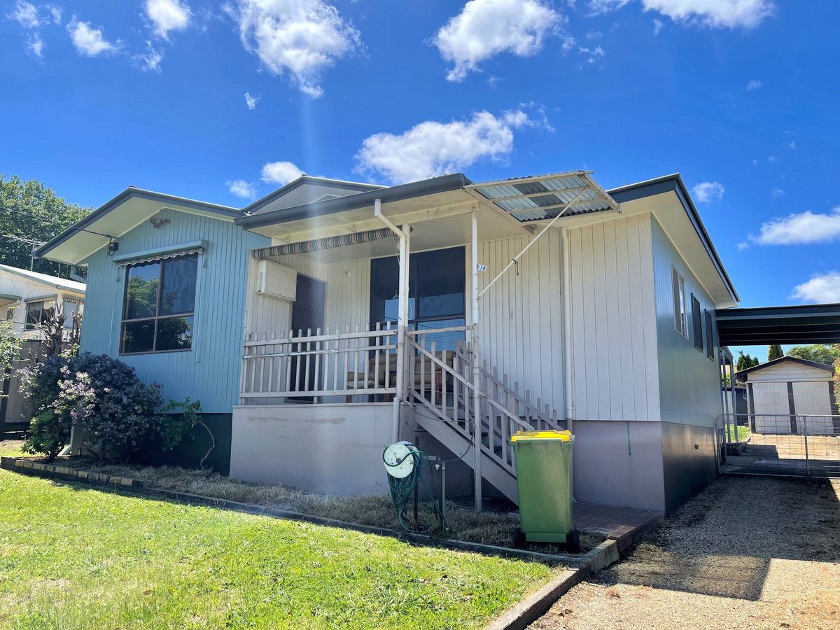 3 bedrooms House in 16 Centre Avenue EILDON VIC, 3713