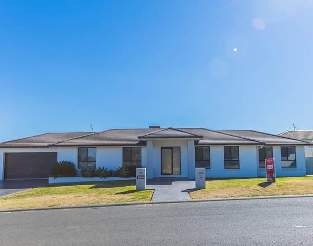 2 Orley Drive, Oxley Vale NSW 2340