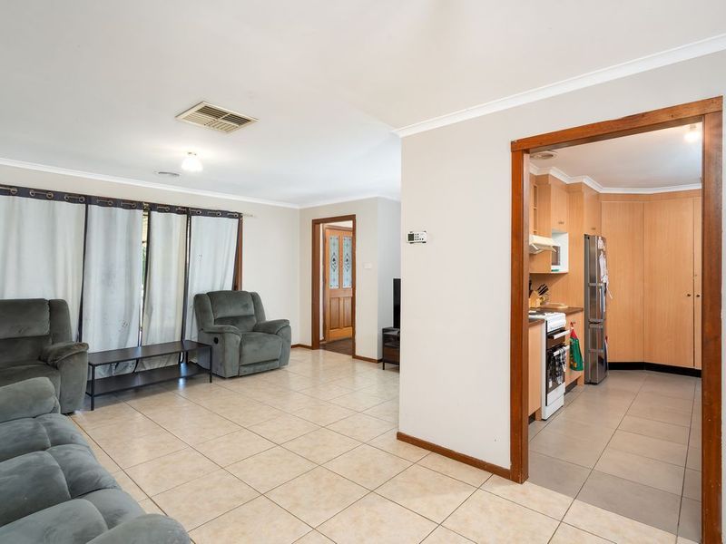 2 Forrest Street, Lake Albert NSW 2650, Image 1