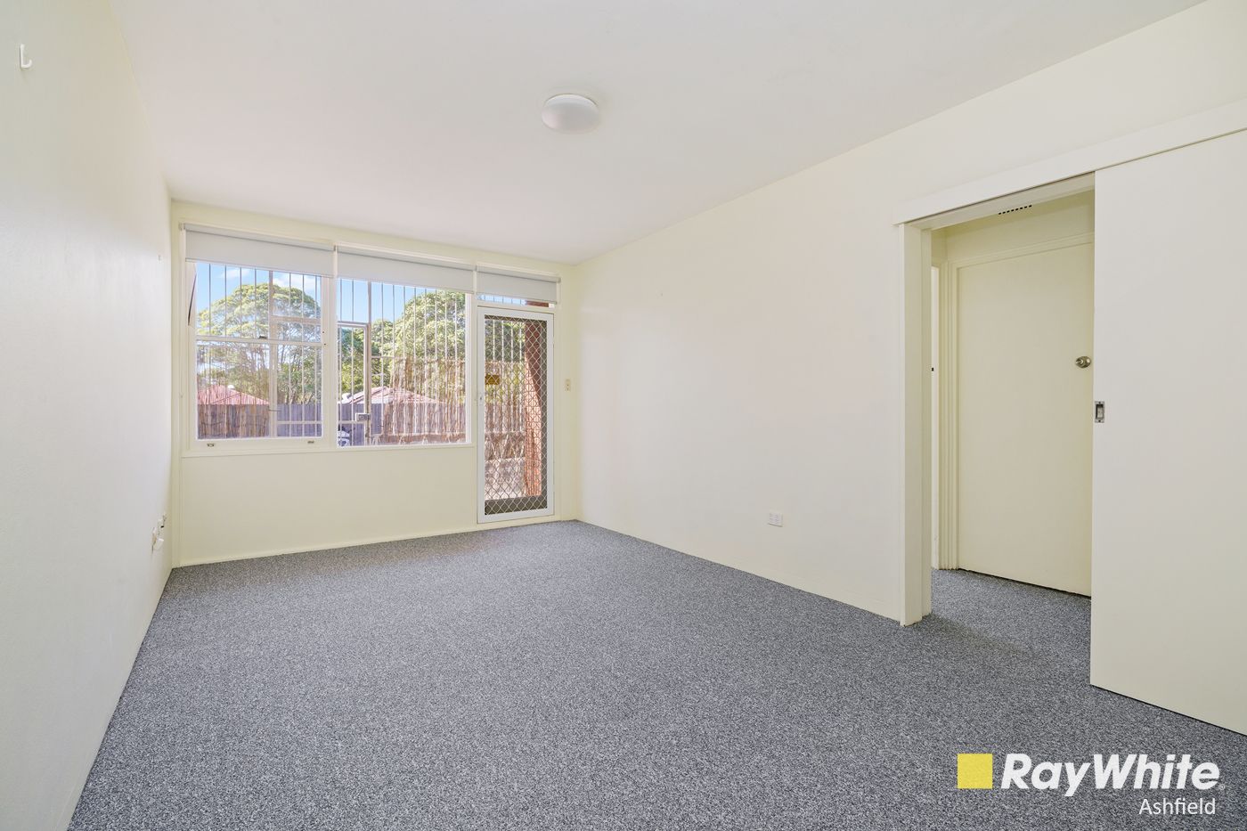 2 bedrooms Apartment / Unit / Flat in 2/5 Henry Street ASHFIELD NSW, 2131
