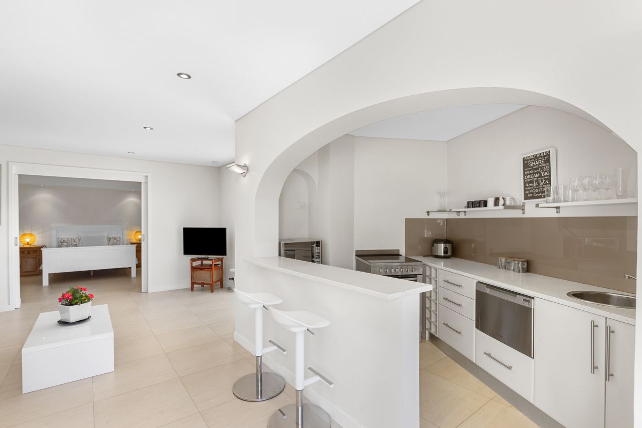 2/118 Cabarita Road, Avalon Beach NSW 2107 Semidetached For Rent