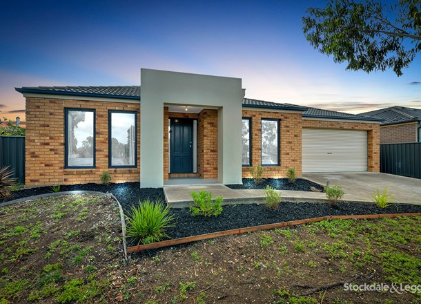 4 Forest Gum Mews, Manor Lakes VIC 3024