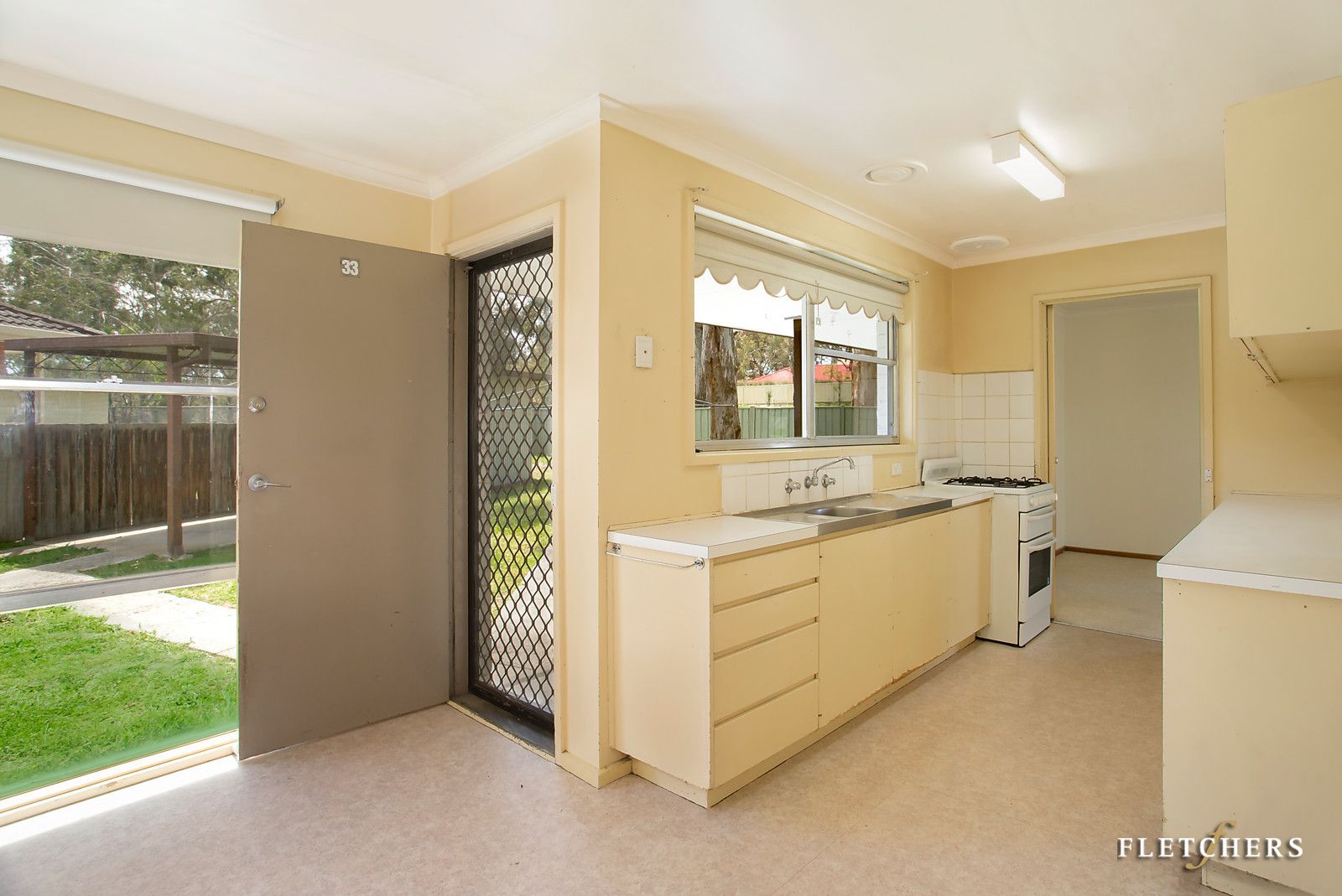 33 Fahey Crescent, Yallambie VIC 3085, Image 2