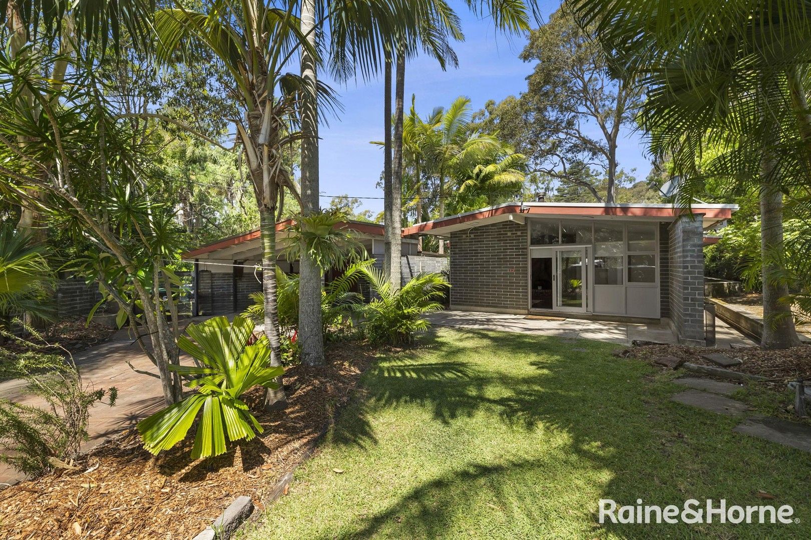 2 bedrooms Duplex in 17 Therry Street AVALON BEACH NSW, 2107