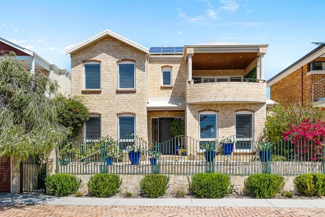 Picture of 220 Flinders Avenue, HILLARYS WA 6025