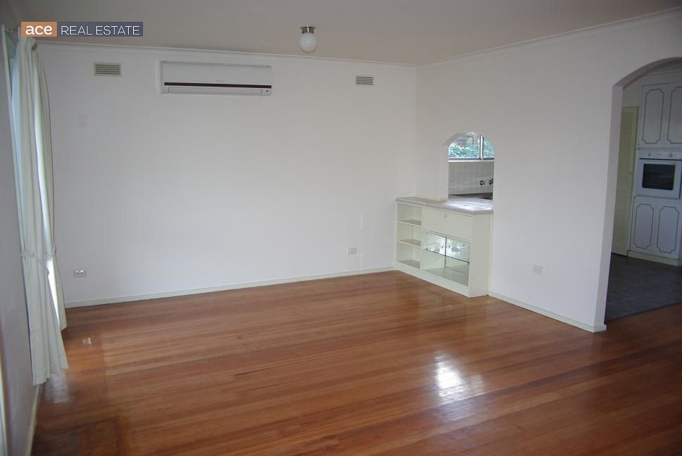 8 Herbert Avenue, Hoppers Crossing VIC 3029 House For Rent 380