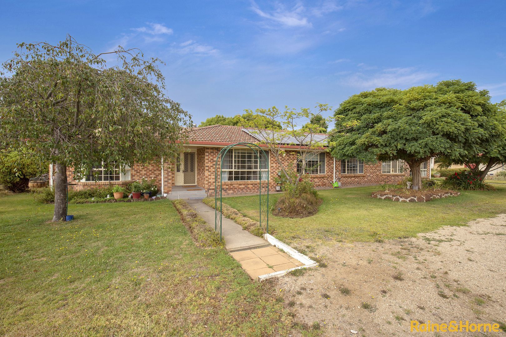 425 Gwydir Highway, Glen Innes NSW 2370 Domain