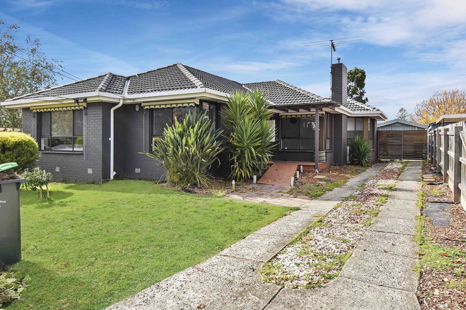 3 bedrooms House in 9 Blue Hills Avenue NUNAWADING VIC, 3131