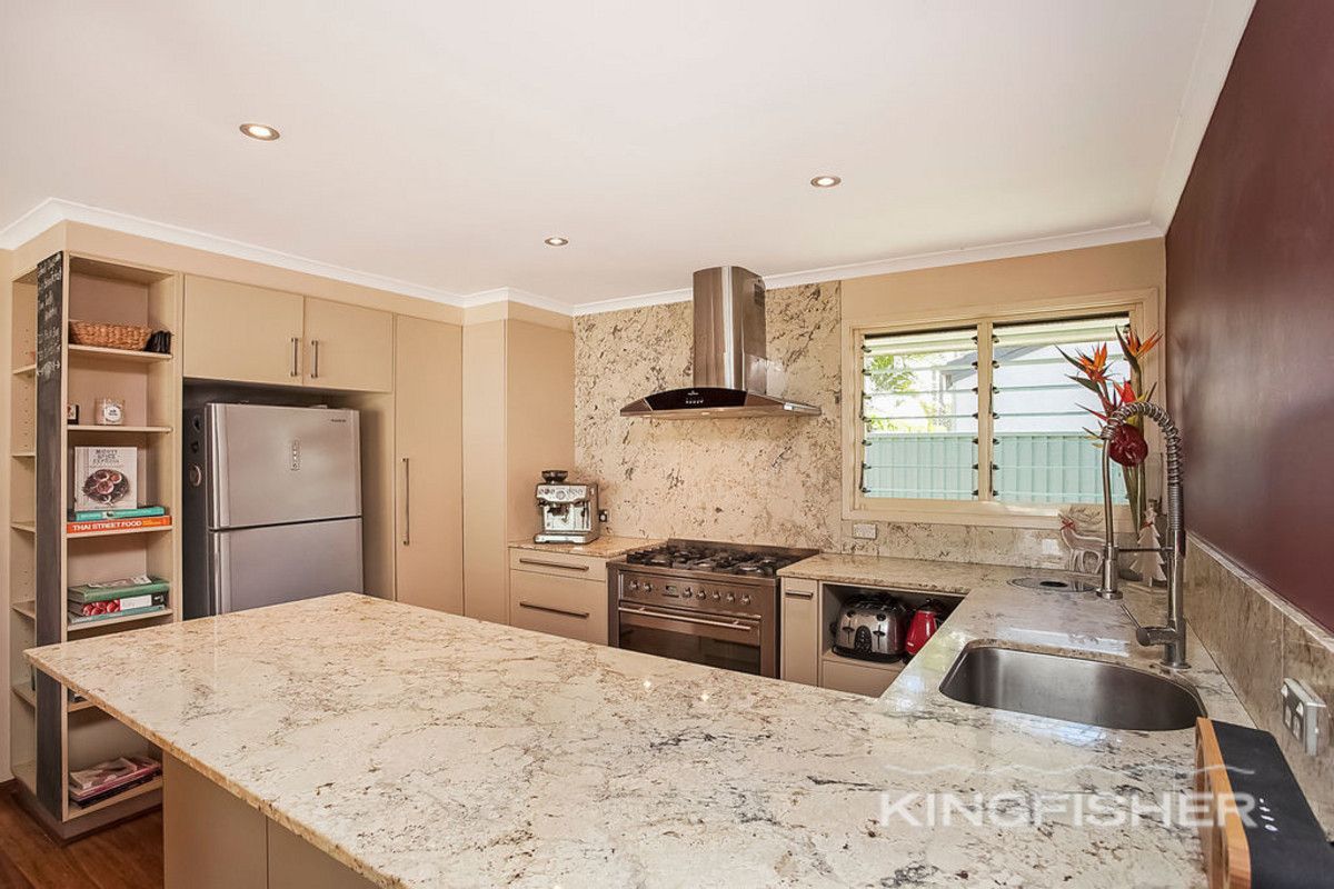 22 Pipit Parade, Burleigh Waters QLD 4220, Image 2