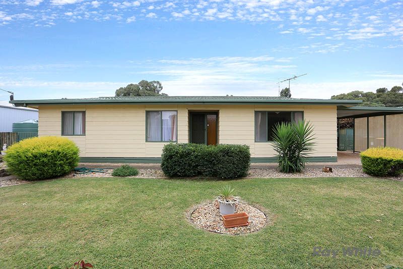 4 Strickland Street, Riverton SA 5412