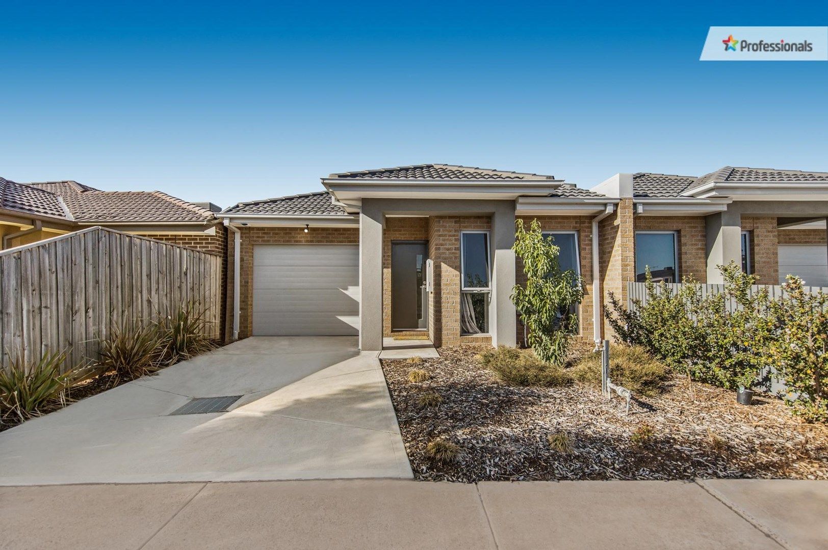 1/9 Cooloongup Crescent, Melton West VIC 3337, Image 0