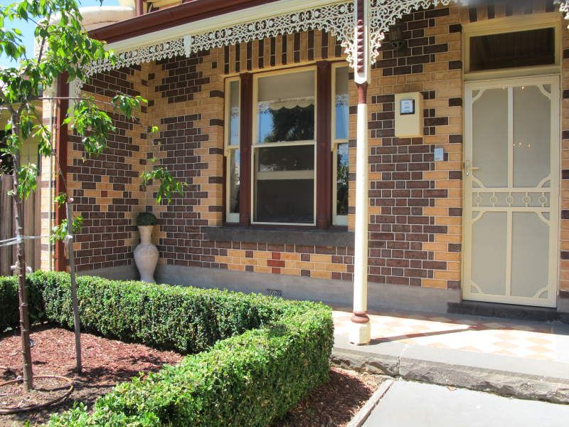 2 bedrooms House in 64 Vine Street MOONEE PONDS VIC, 3039