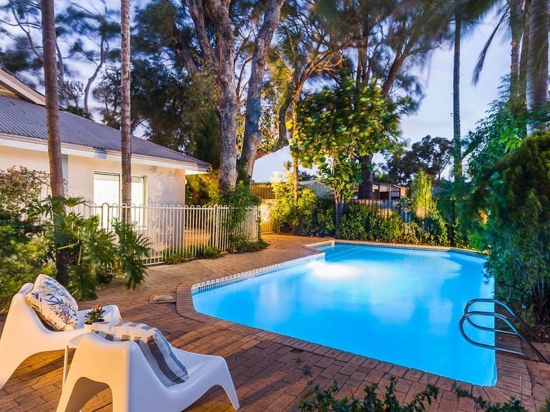 5 bedrooms House in 25 Mitcham Street WEMBLEY DOWNS WA, 6019