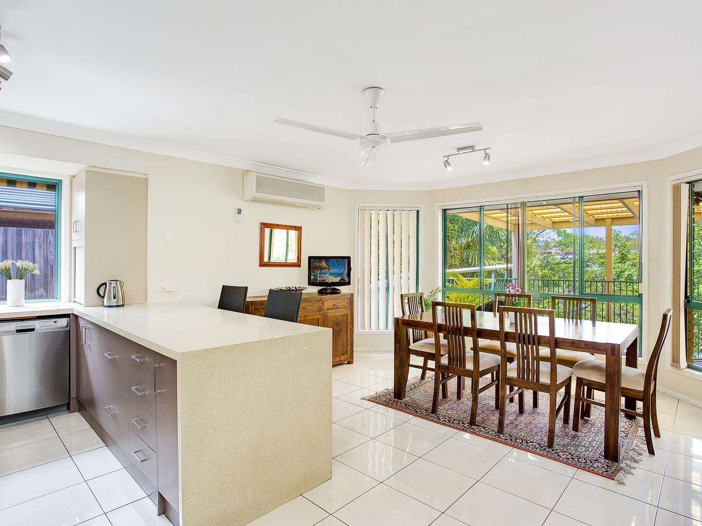 11 Ardrossan Place, Highland Park QLD 4211, Image 2