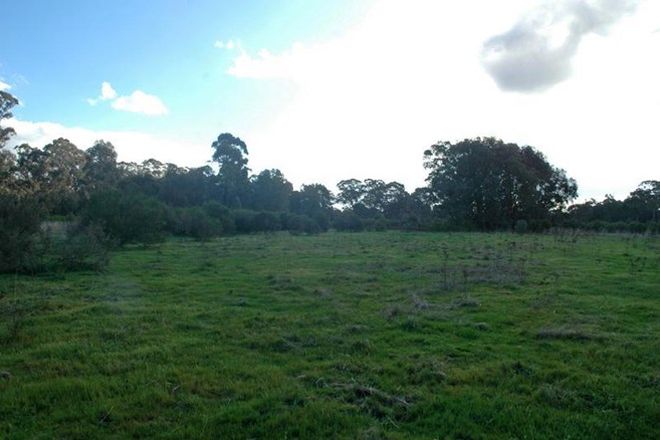 Picture of 405 Blacksmith Track, DAISY HILL VIC 3465
