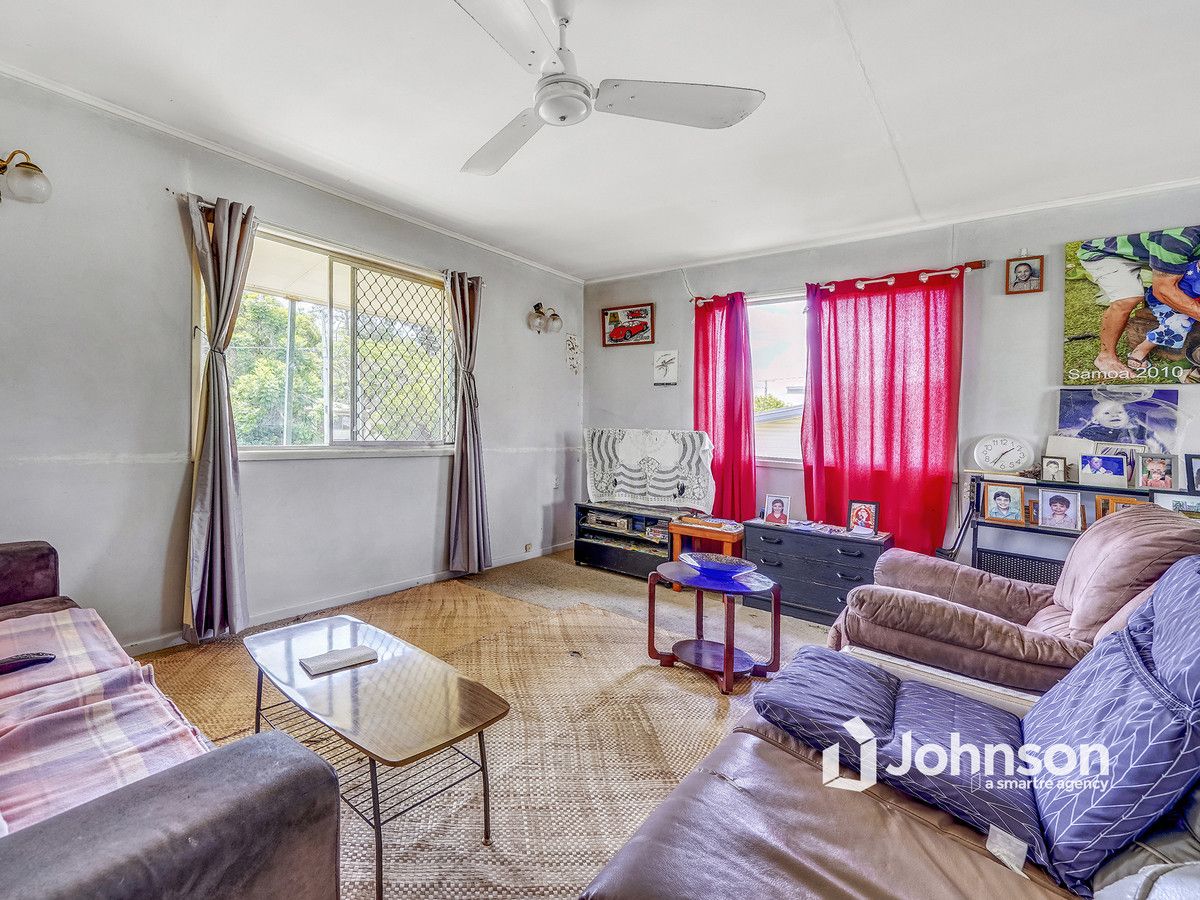 16 Raceview Street, Raceview QLD 4305, Image 2