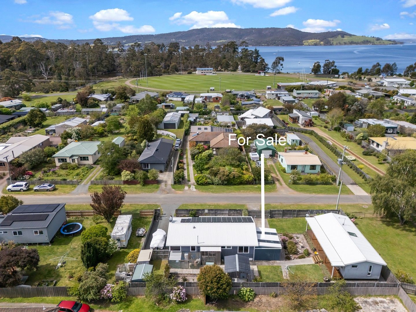 5 bedrooms House in 14 Gillies Street SNUG TAS, 7054