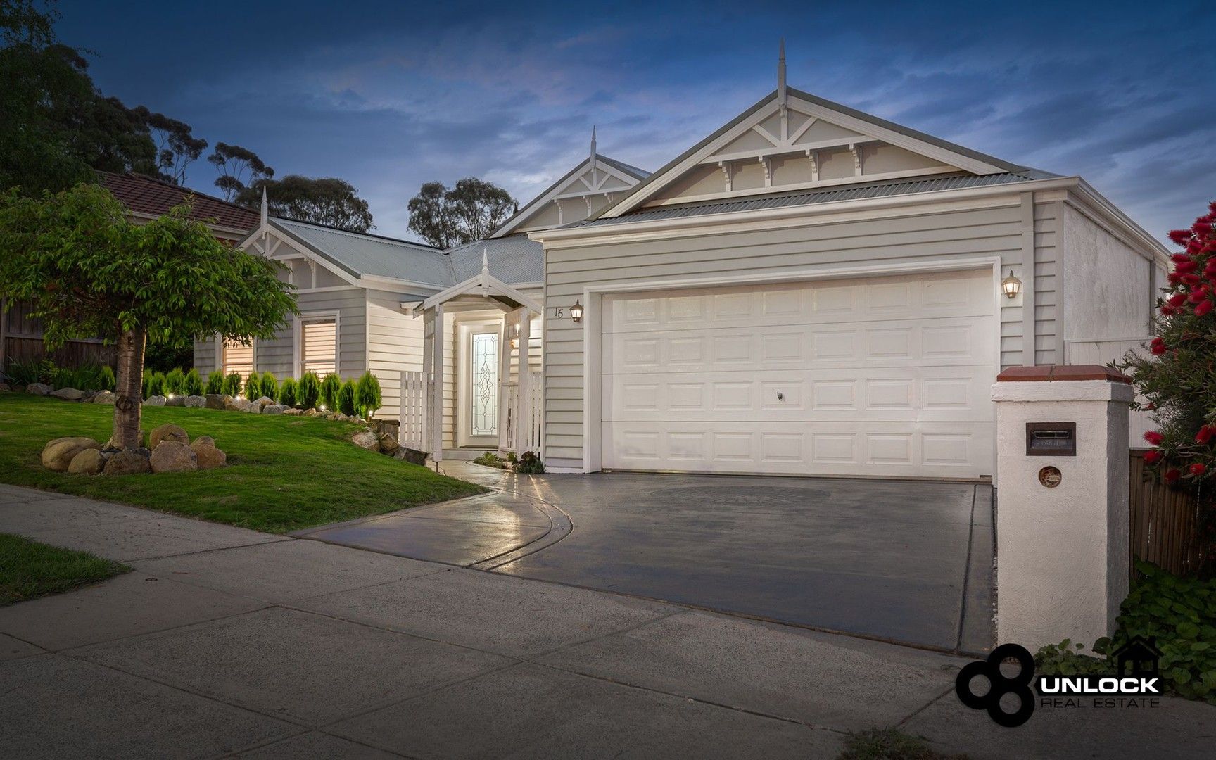 15 Pioneers Crescent, Pakenham VIC 3810 Domain