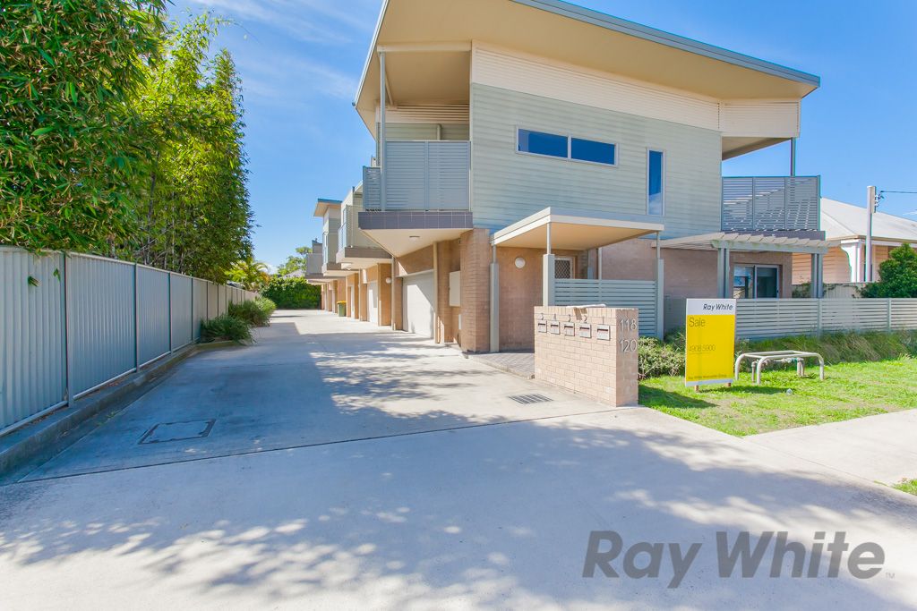 3 bedrooms Townhouse in 2/118-120 Dumaresq Street HAMILTON NSW, 2303