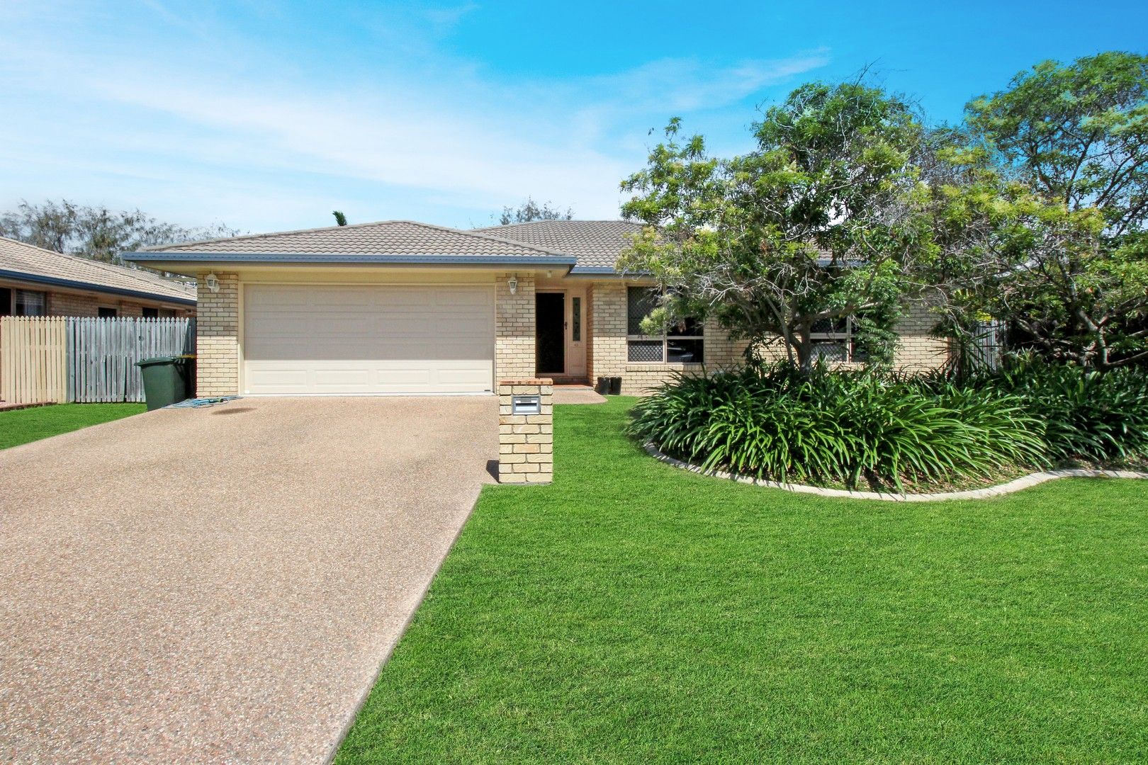 4 bedrooms House in 43 Crossman Place KIRWAN QLD, 4817