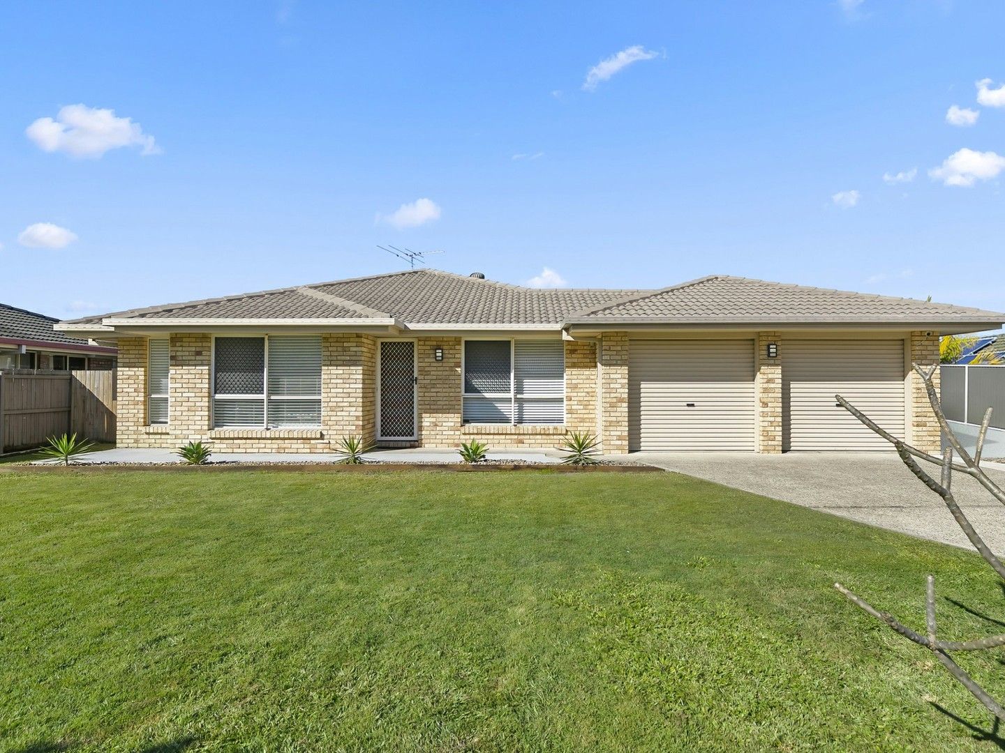 8 Bream Court, Sandstone Point QLD 4511, Image 0