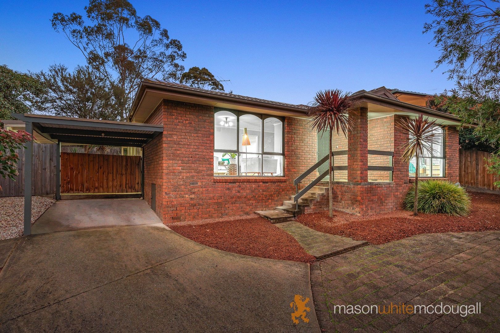 3 bedrooms House in 4 Ripon Close DIAMOND CREEK VIC, 3089