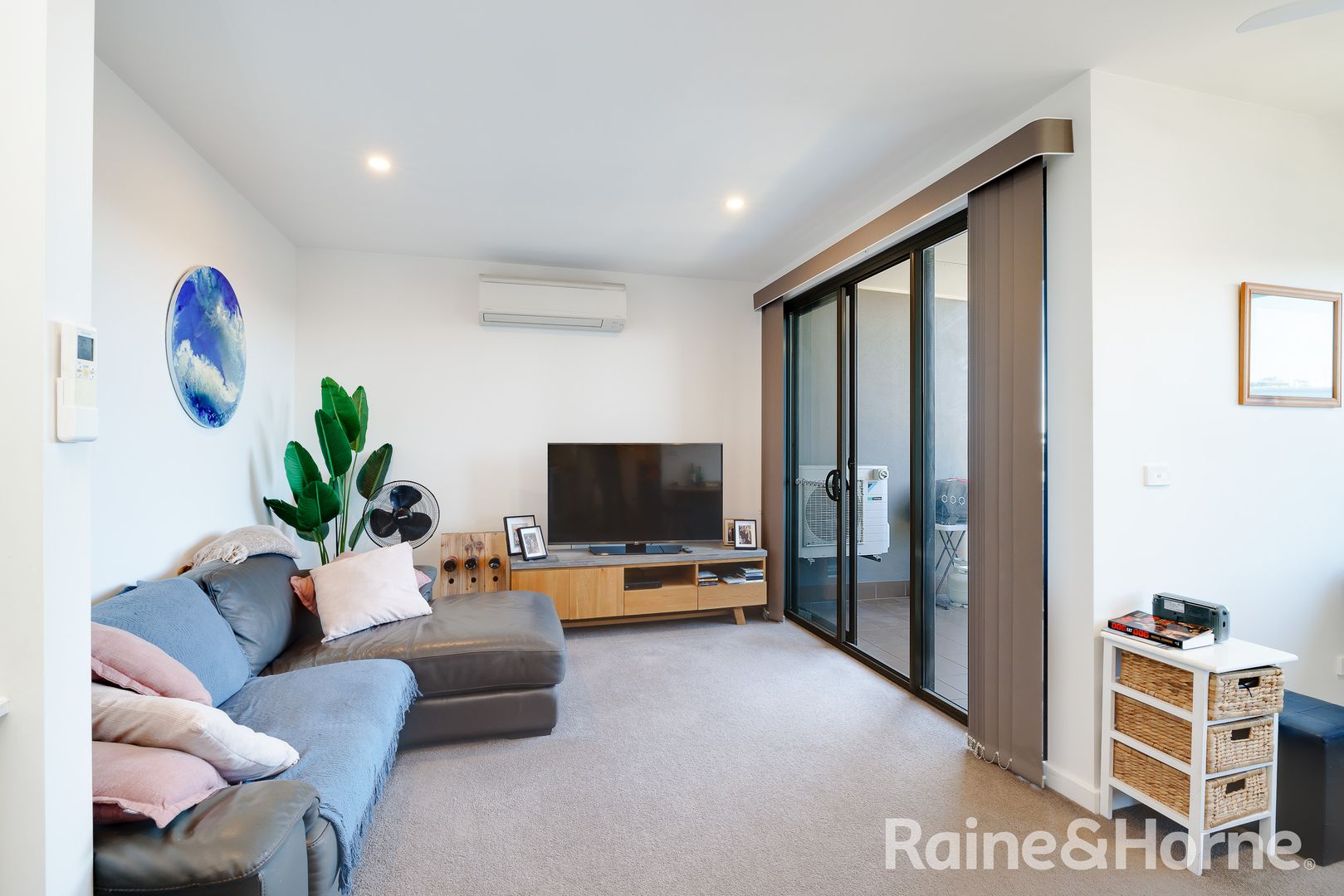 406/571 Pacific Highway, Belmont NSW 2280, Image 2