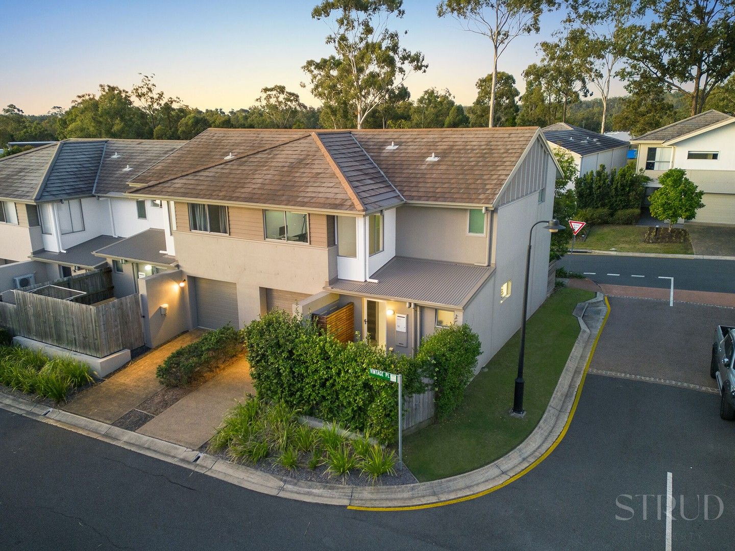 27 Tall Woods Court, Brookwater QLD 4300, Image 2