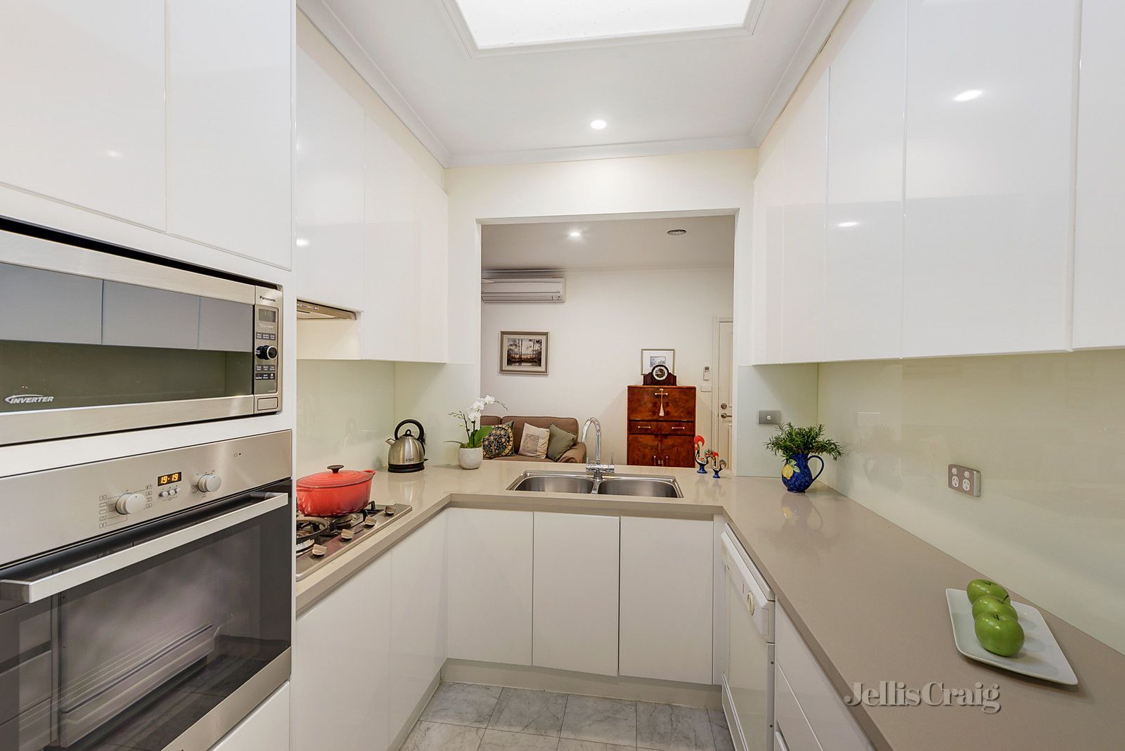 1/21 Glencairn Avenue, Camberwell VIC 3124, Image 2